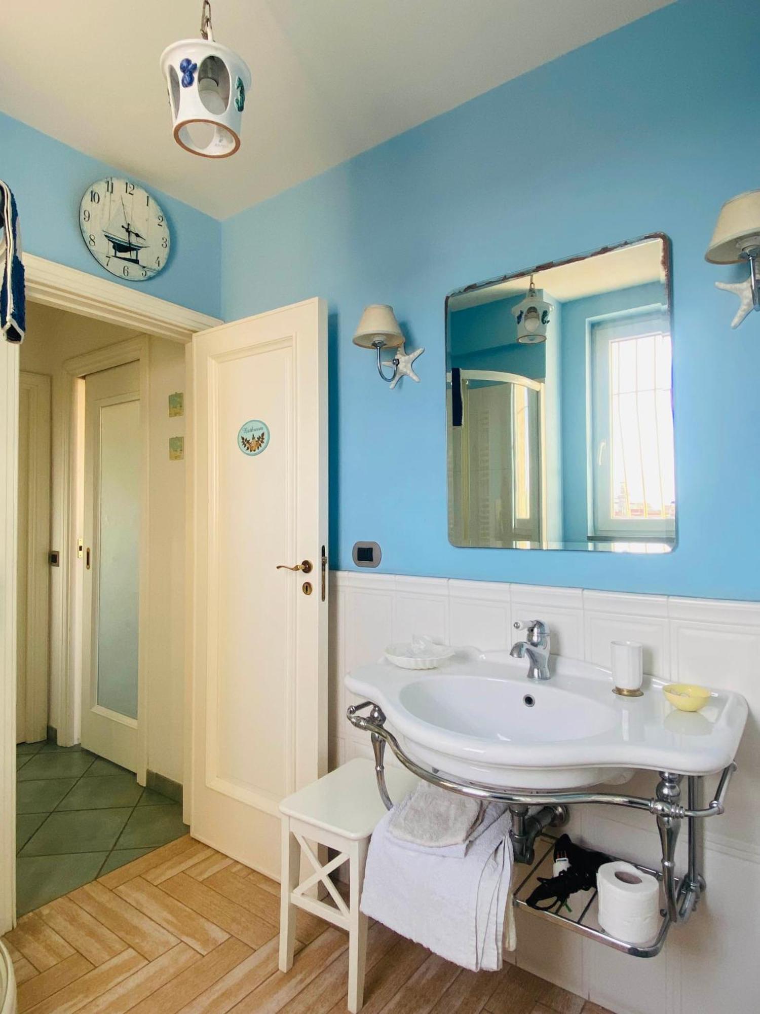 ナポリ La Casa Sui Tetti Bed & Breakfast エクステリア 写真
